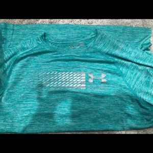 Men’s under Armour tee